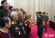 MND meets with revolutionary contributors from Nghe An province
